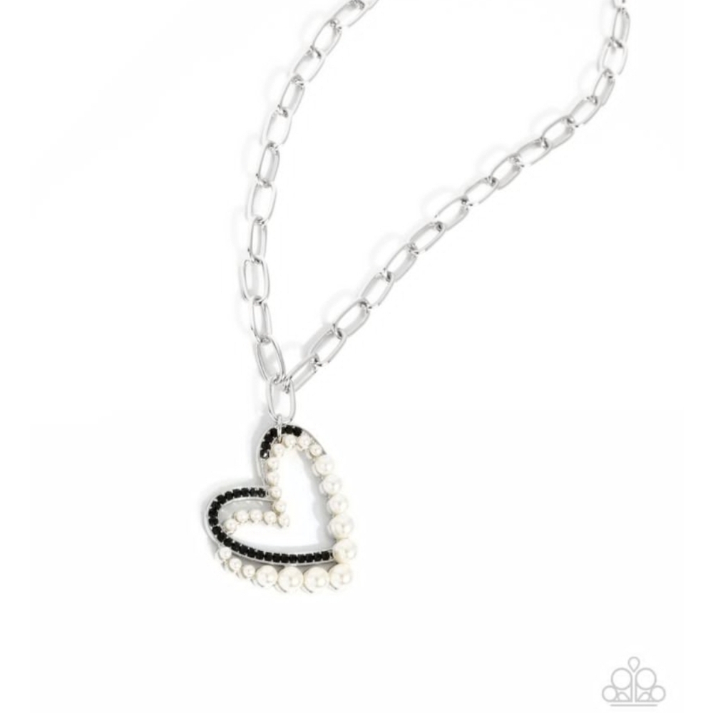 Introducing Me - Black, Necklace Wirh Earrings